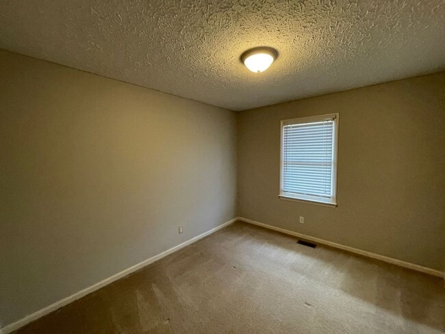 Building Photo - 124 Centerfield Dr