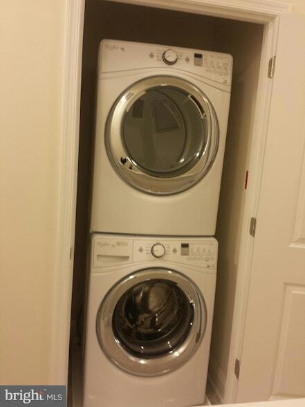 Building Photo - 6041 Maple Hill Rd