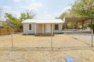 Building Photo - 221 Porter Dr