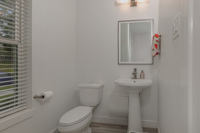 Building Photo - 154 Kendrick Pines Blvd