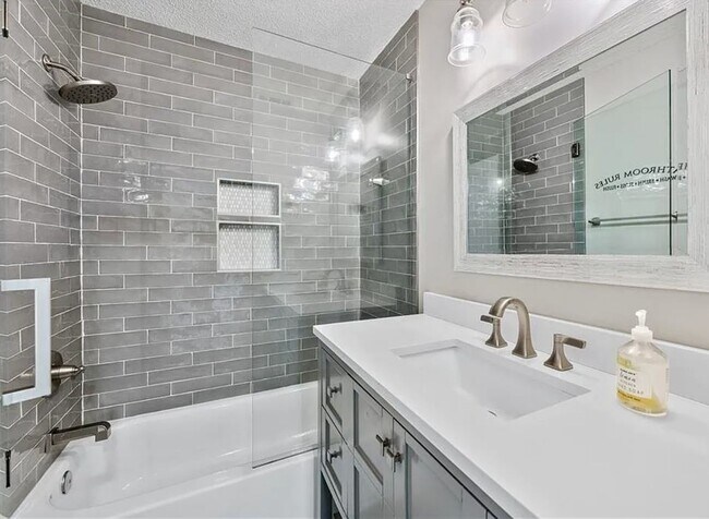 Building Photo - Charming 3BR Home in Johns Creek Georgia!