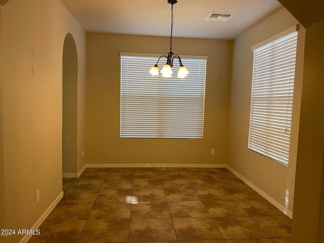 Building Photo - 957 S Wallrade Ln