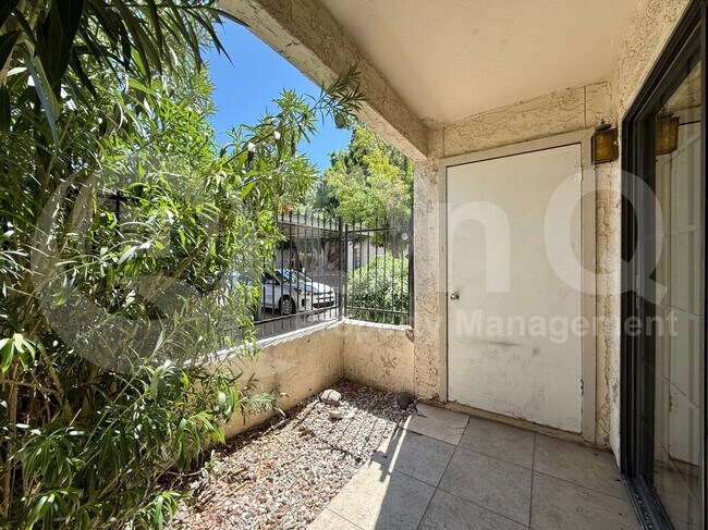 Building Photo - 3119 W Cochise Dr