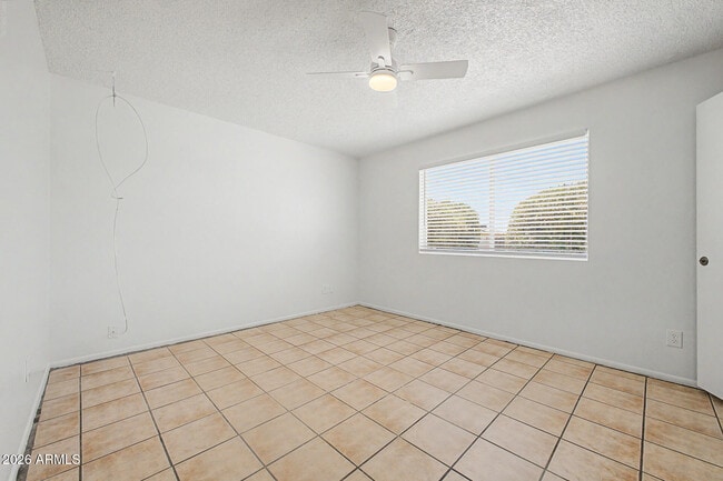 Building Photo - 7014 W Palo Verde Dr