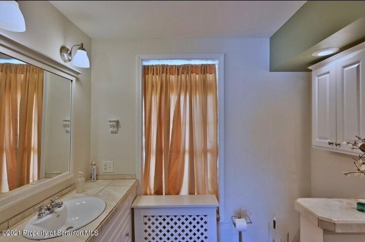 Building Photo - 540 Palm St