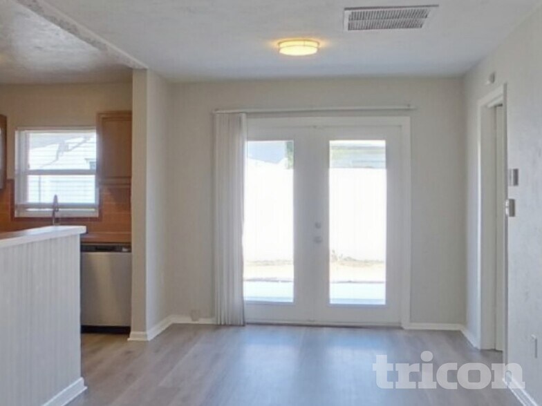 Building Photo - 10887 111th Pl N