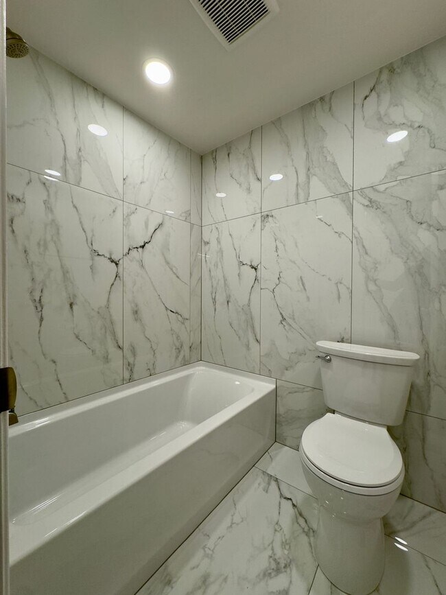 Building Photo - Charming 3 Bedroom/1.5 Bathroom Townhome in Belcamp, MD!