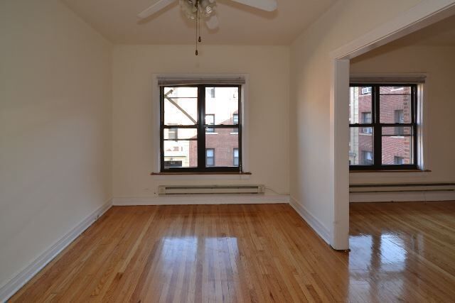 Building Photo - 830 W Waveland Ave