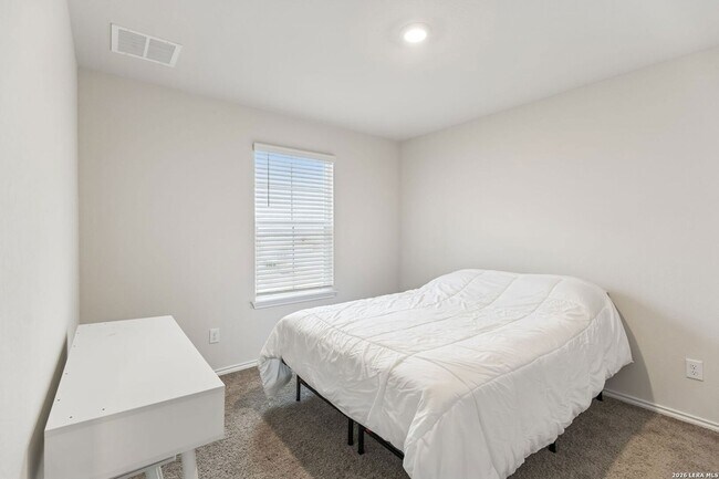 Building Photo - 4550 Meerkat Dr