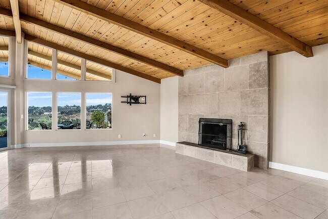 Building Photo - Luxury View Home On Canyon Rim