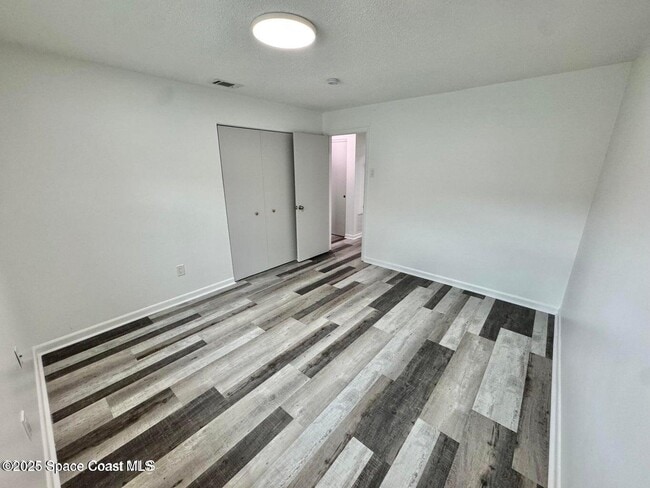 Building Photo - 789 Walnut Dr