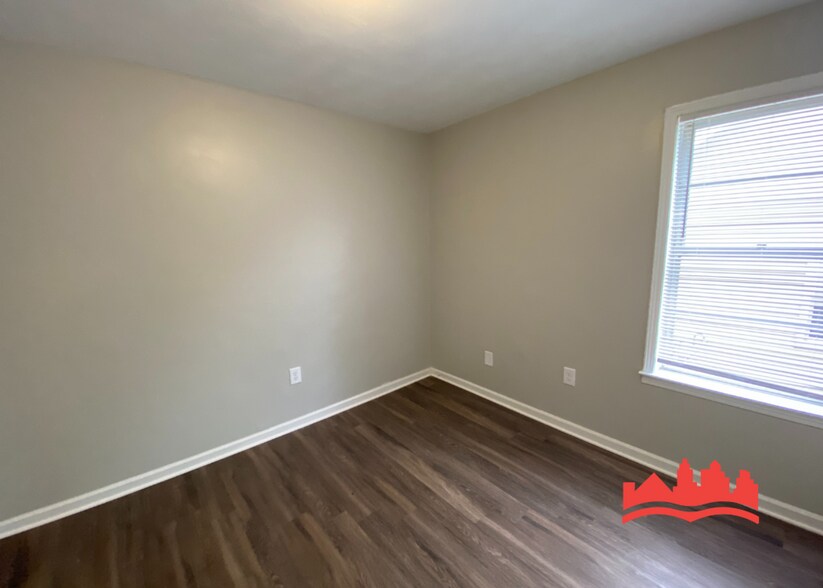 Building Photo - 5152 Downs Dr