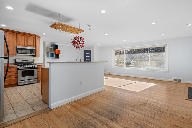 Building Photo - 1407 Leegate Rd NW