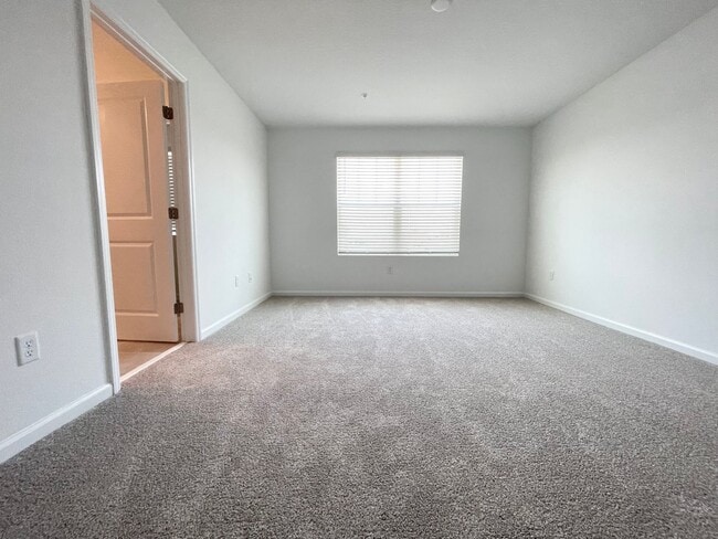 Building Photo - Newer 4 Bedroom, 2.5 Bath Corner Unit Town...