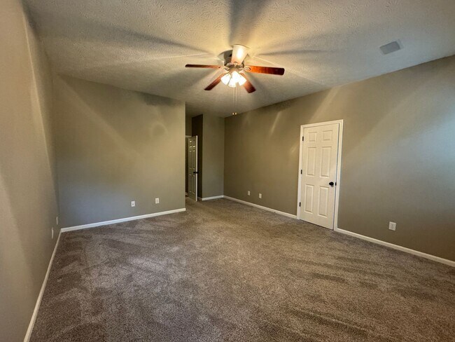 Building Photo - 13373 Grosbeak Ct
