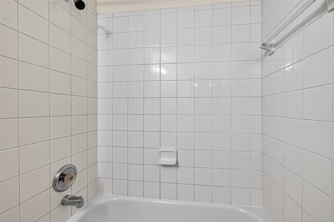 Building Photo - 19439 Hillside Springs Cir