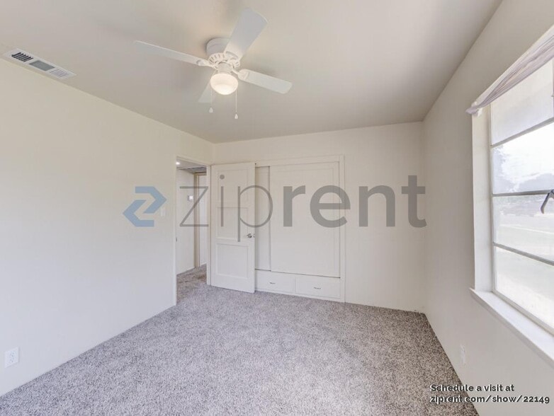 Building Photo - 1335 E Brown Ave