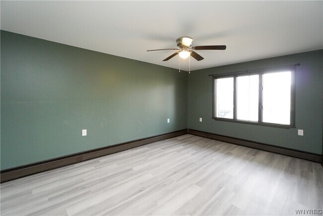 Building Photo - 7288 Shawnee Rd