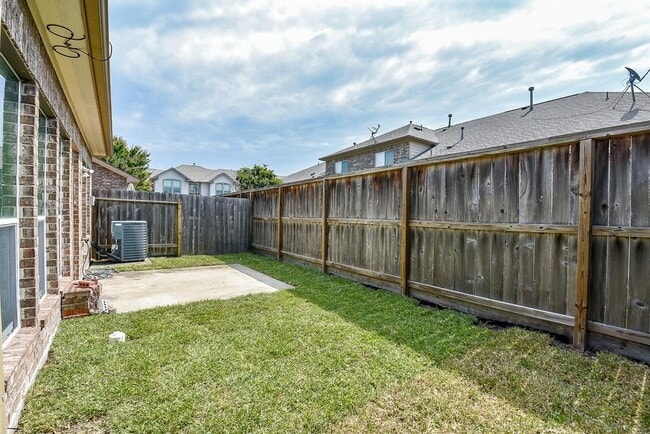 Building Photo - 8908 Clovermist Dr
