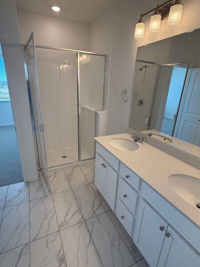 Building Photo - BRAND NEW 3 bedroom townhome in Castle Pines!