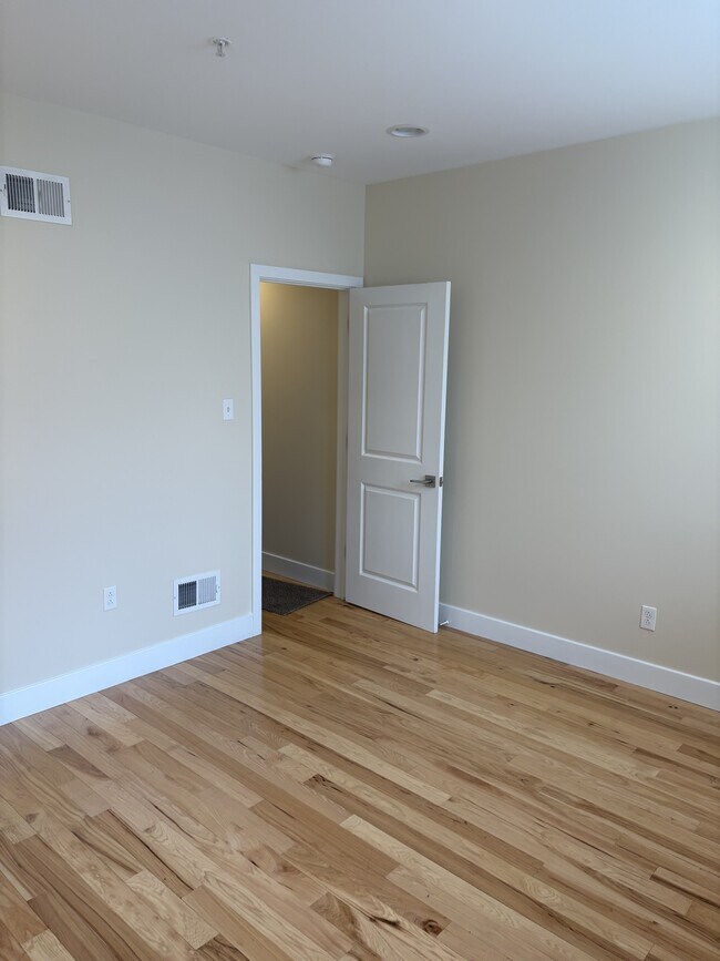 Building Photo - 1624 S Broad St