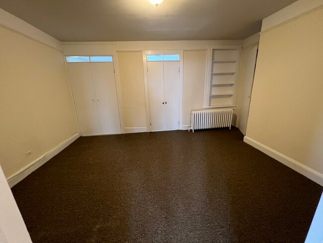 Building Photo - 10 S Eckar St