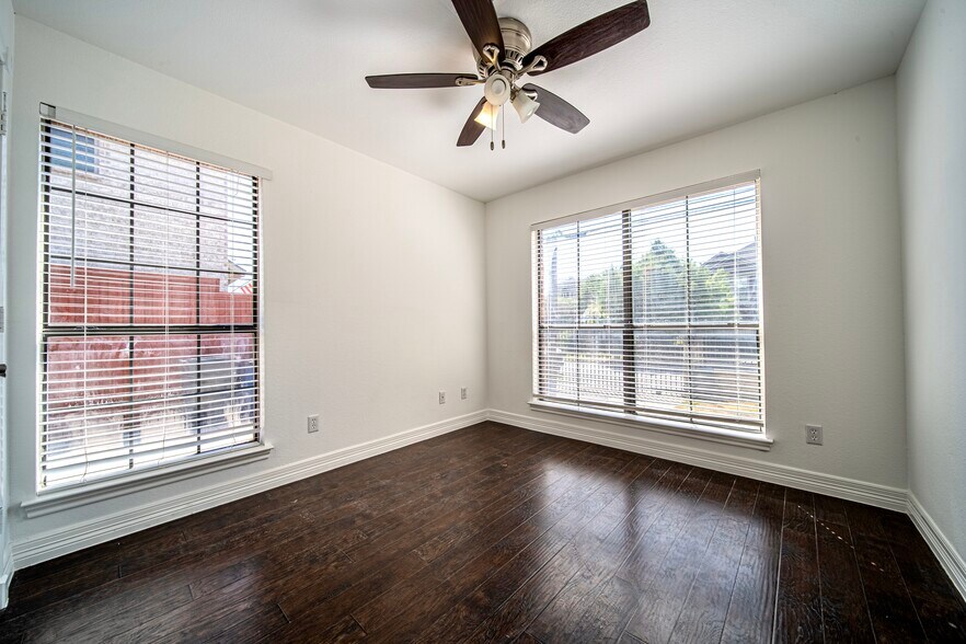Downstairs Secondary Bedroom - 2411 Knight St