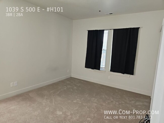 Building Photo - 1039 500 E