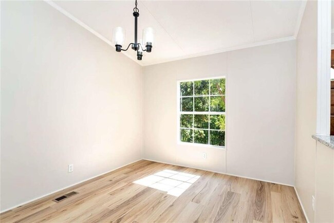 Building Photo - 1020 Vandiviere Rd