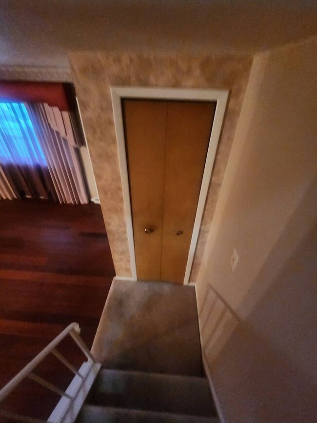 Building Photo - Charming 2-Bedroom Property in Prime Location