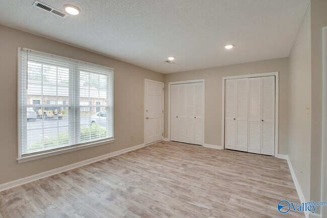 Building Photo - 8146 Oldfield Rd SW