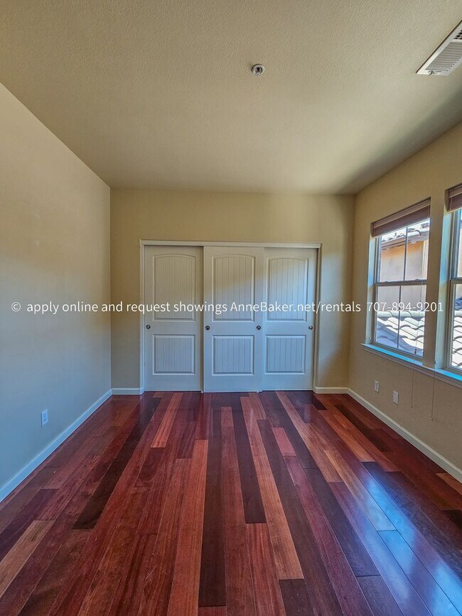 Building Photo - Well Designed Condo at Gardens at Thyme Square - Two Bedrooms and a Bonus Room - Atrium