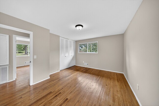 Building Photo - 2327 Mura Dr