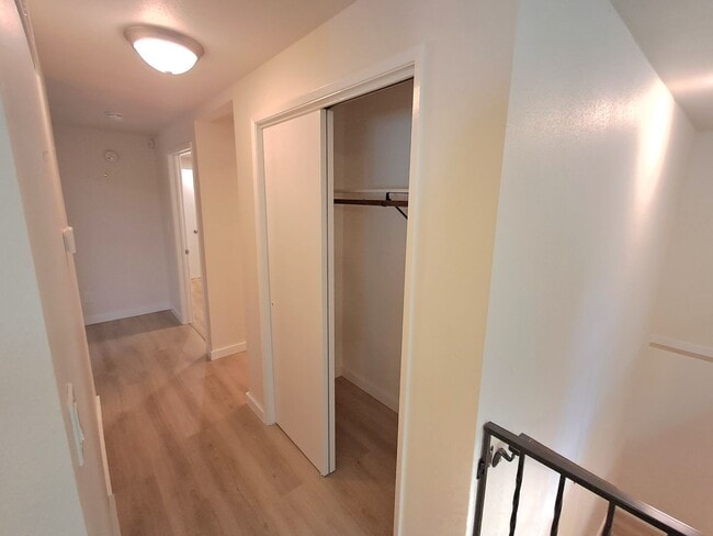 Building Photo - $2,595 - 4 Bed / 3 Bath Home with Fully Fe...