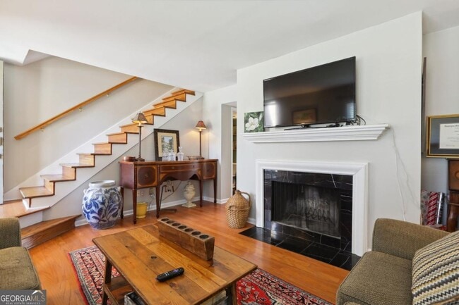 Building Photo - 73 La Rue Pl NW