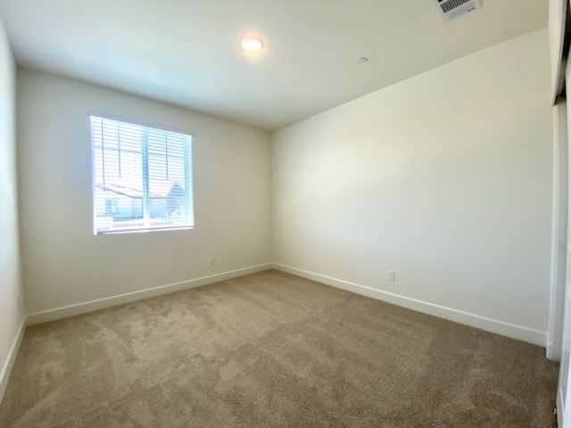 Building Photo - Brand new 4 bedroom solar home!