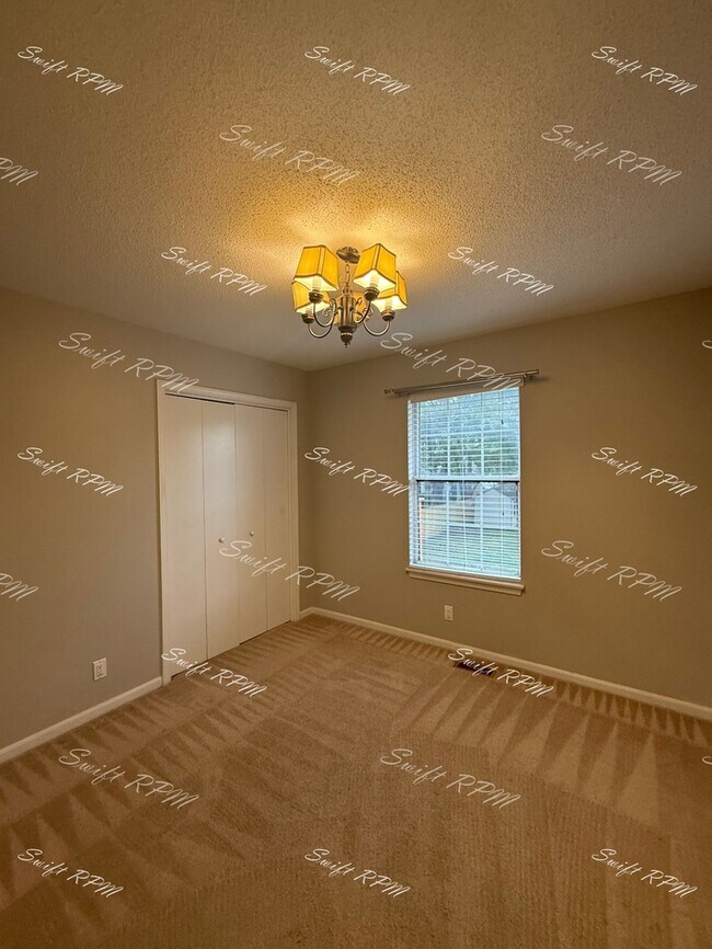 Building Photo - 1354 S Brentwood Dr