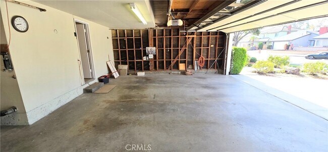 Building Photo - 1400 Post Rd