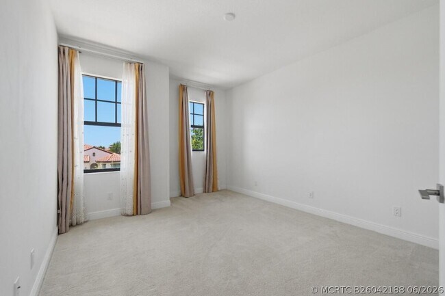Building Photo - 11760 Bayview Cir