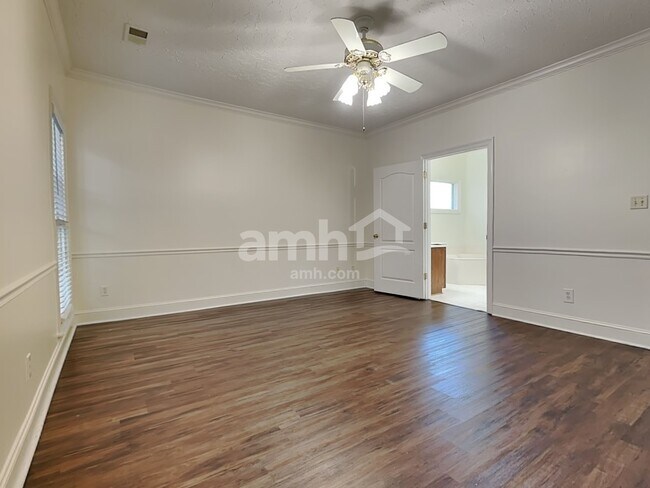 Building Photo - 6207 Chester Cv