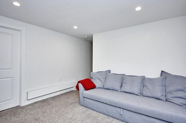 Building Photo - Long Realty & Property Management - Lovely Park Hill Home