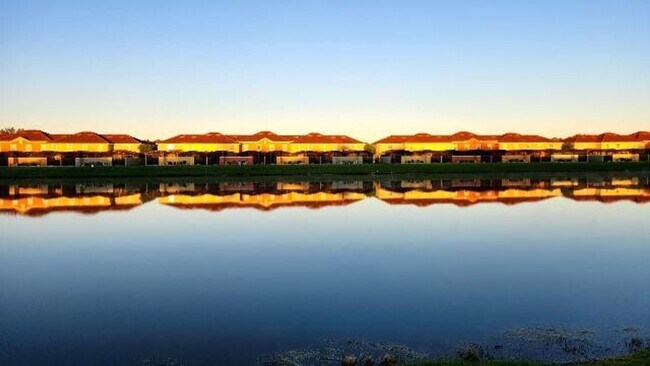 Building Photo - RENOVATED 4 bed 3 bath Completely FURNISHED with Private Pool in Resort Community