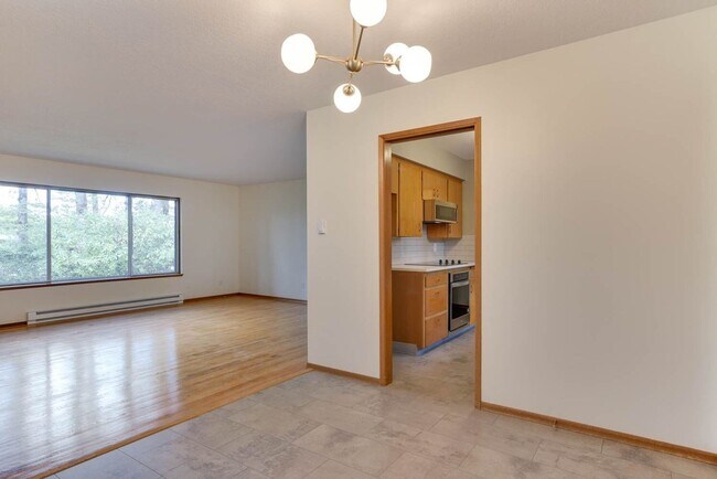 Building Photo - Terra Linda Home - 3 Bedrooms, 2 Baths, 1,...