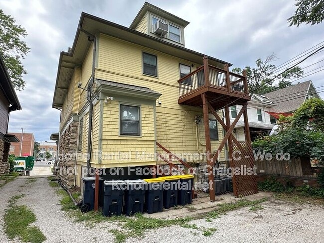 Building Photo - 3633 Central St