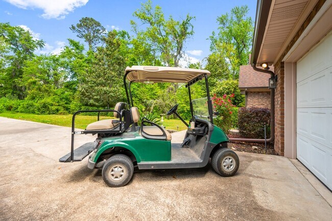Building Photo - Everything included in rent price!! All ut...