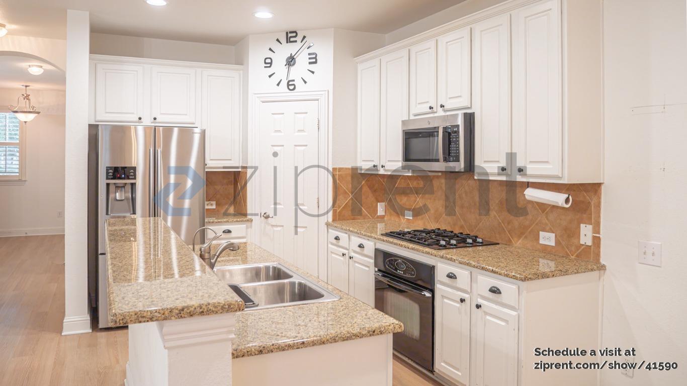 Building Photo - 427 Fuente