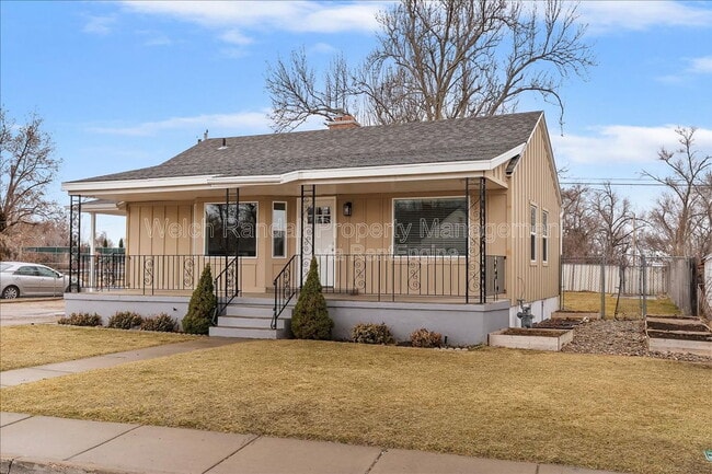 Building Photo - 153 Country Club Dr