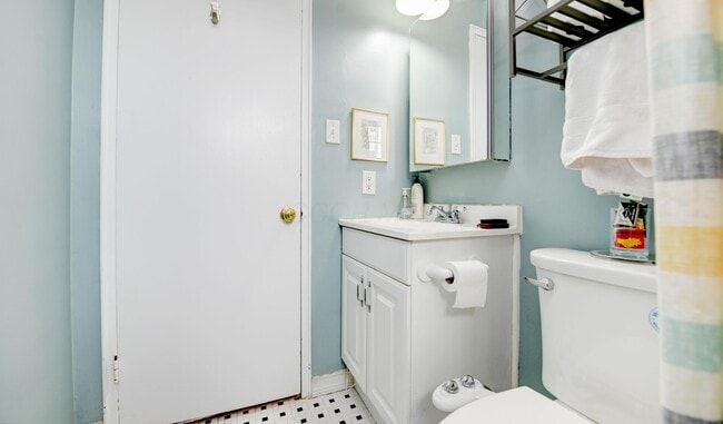 Building Photo - 1870 Northwest Blvd