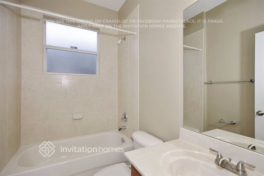 Building Photo - 809 James Way