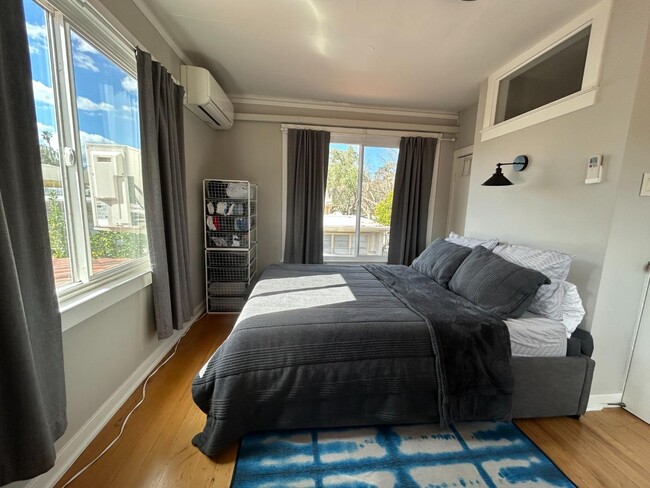 Building Photo - 819 Myrtle St